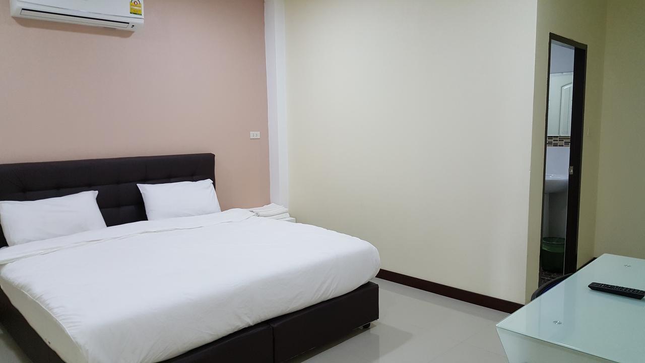 Charoensuk Grand Hotel Kabin Buri Dış mekan fotoğraf