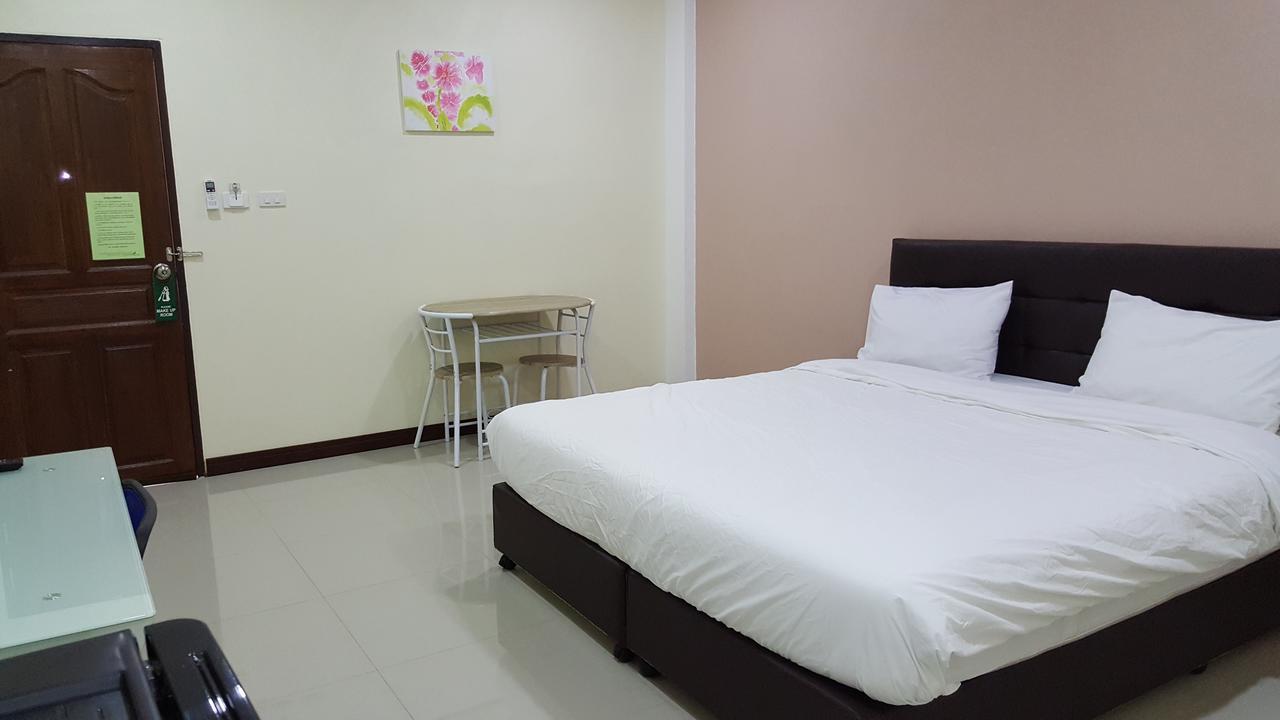 Charoensuk Grand Hotel Kabin Buri Dış mekan fotoğraf