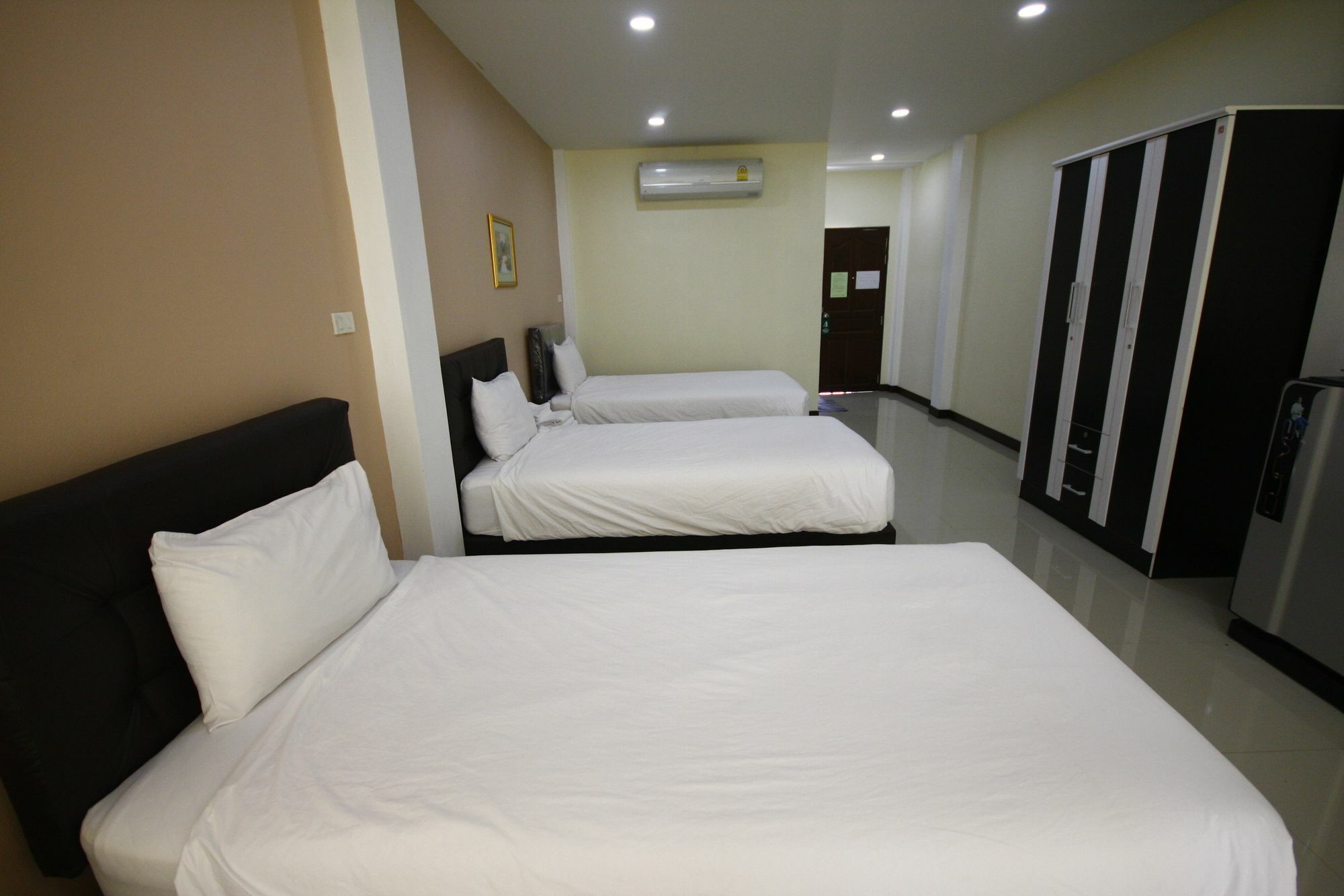 Charoensuk Grand Hotel Kabin Buri Dış mekan fotoğraf